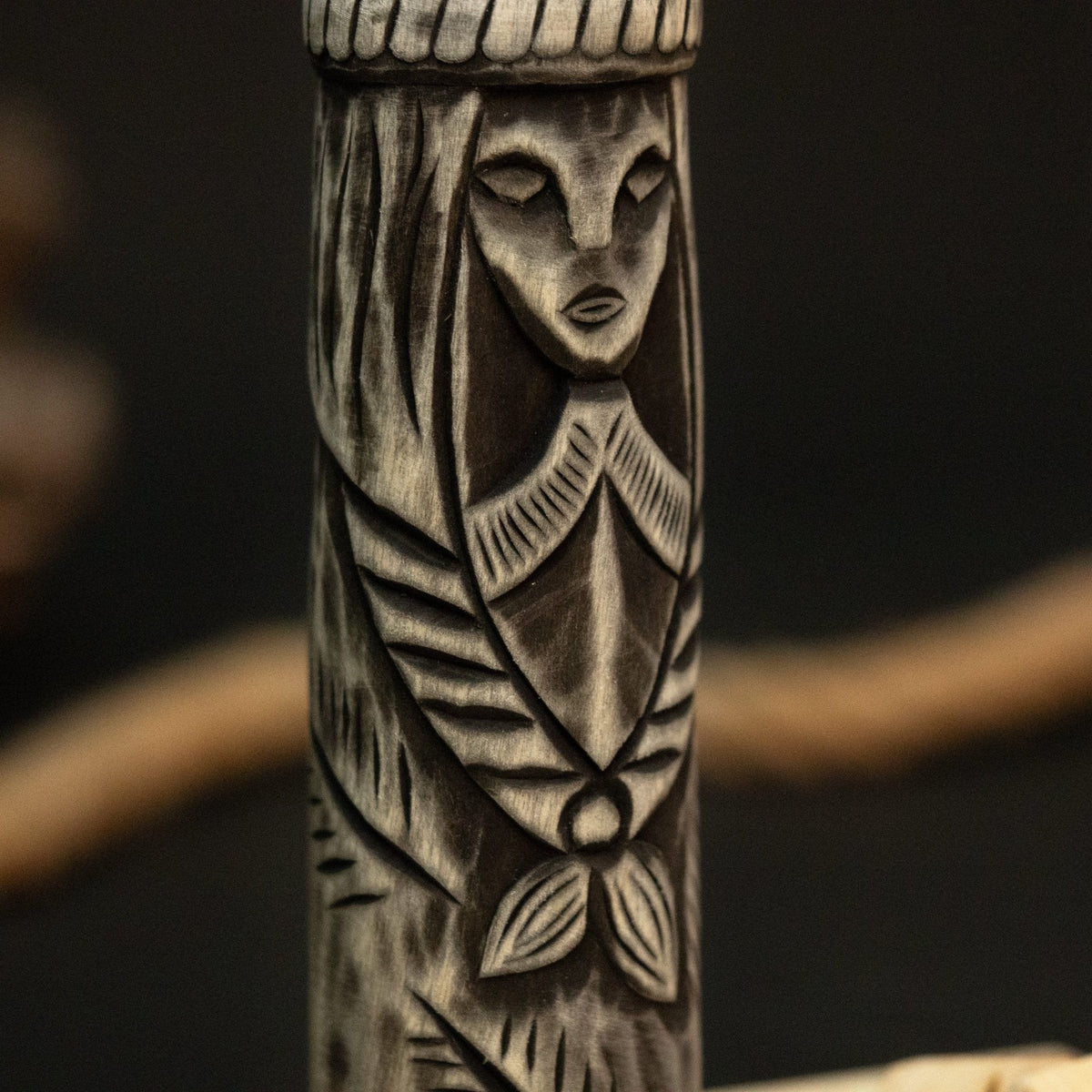Hand-Carved Freyja Figurine – 14 cm (5.7 inches) Wooden Scandinavian Goddess Statue