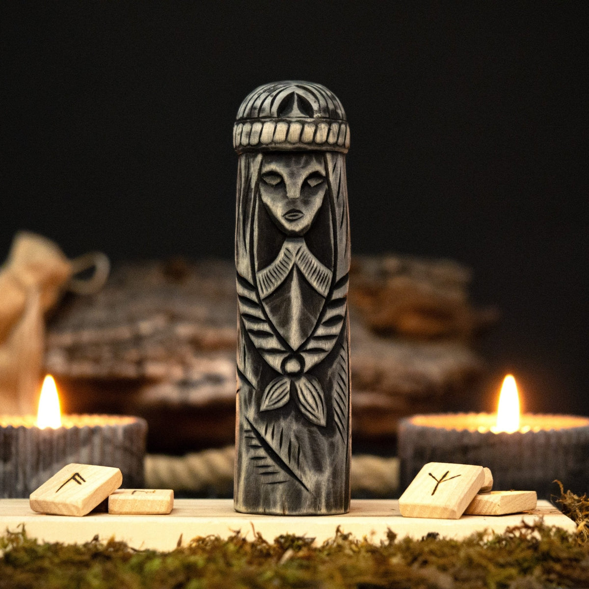 Hand-Carved Freyja Figurine – 14 cm (5.7 inches) Wooden Scandinavian Goddess Statue