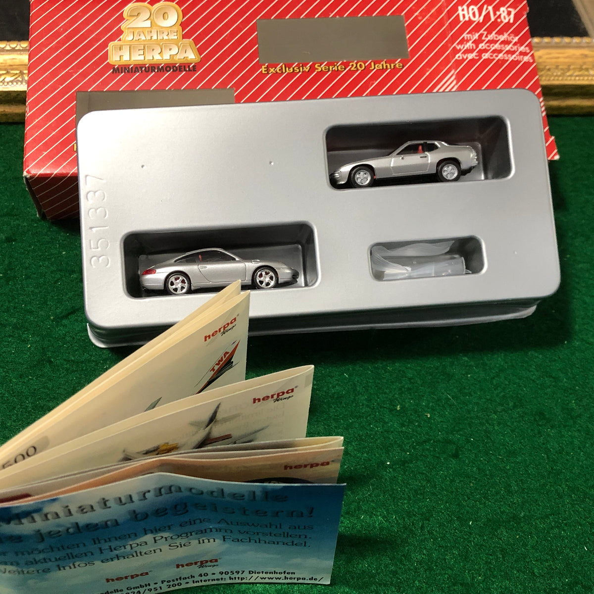 Porsche 924 & Porsche 996 20th Anniversary Set by Herpa 1:87 (20 J)