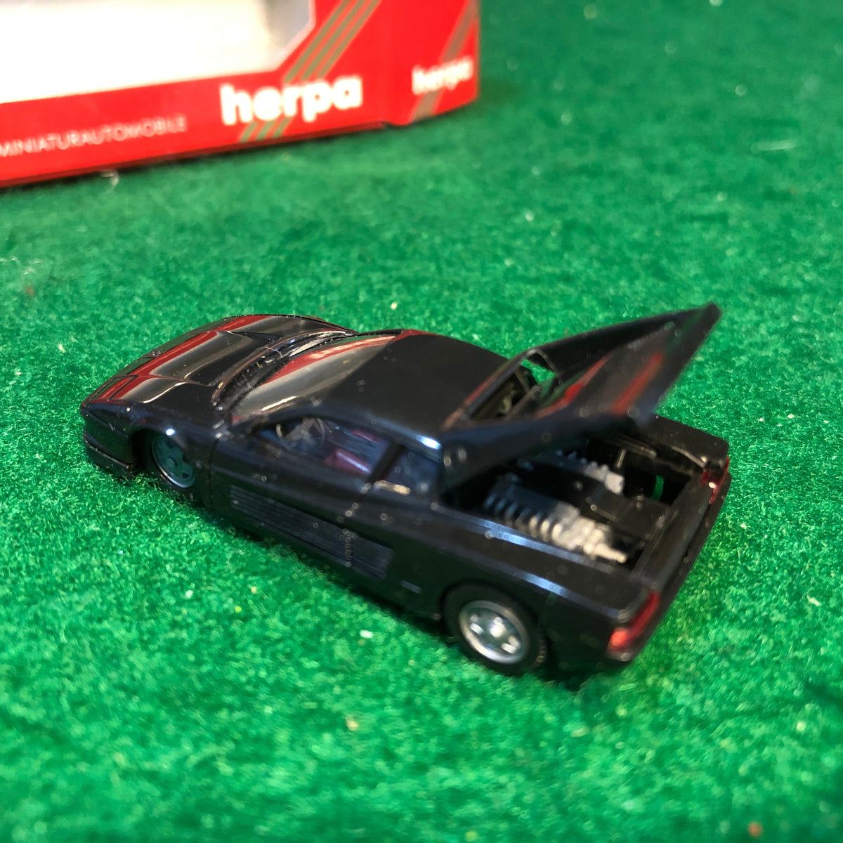 Ferrari Testarossa Black by Herpa 1:87 HO (2500)