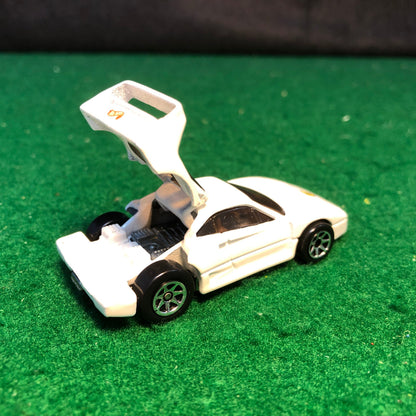 Ferrari F40 White by HotWheels 1:64 (7SP)(12405)(No box)