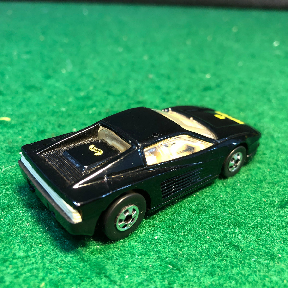 Ferrari Testarossa Black by HotWheels 1:64 (5SP)(190712)(No box)