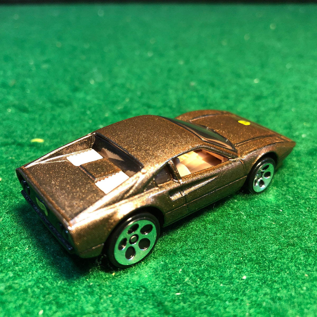 Ferrari 308 GTB Metalflake Brown by HotWheels 1:64 (5Dot)(19985)(No box)