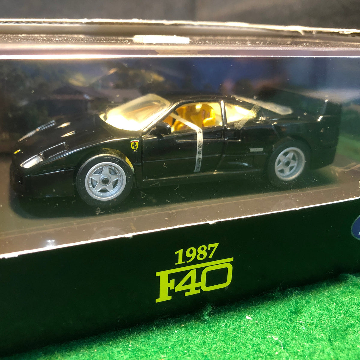 Ferrari F40 Black by HotWheels 1:43 (22166)