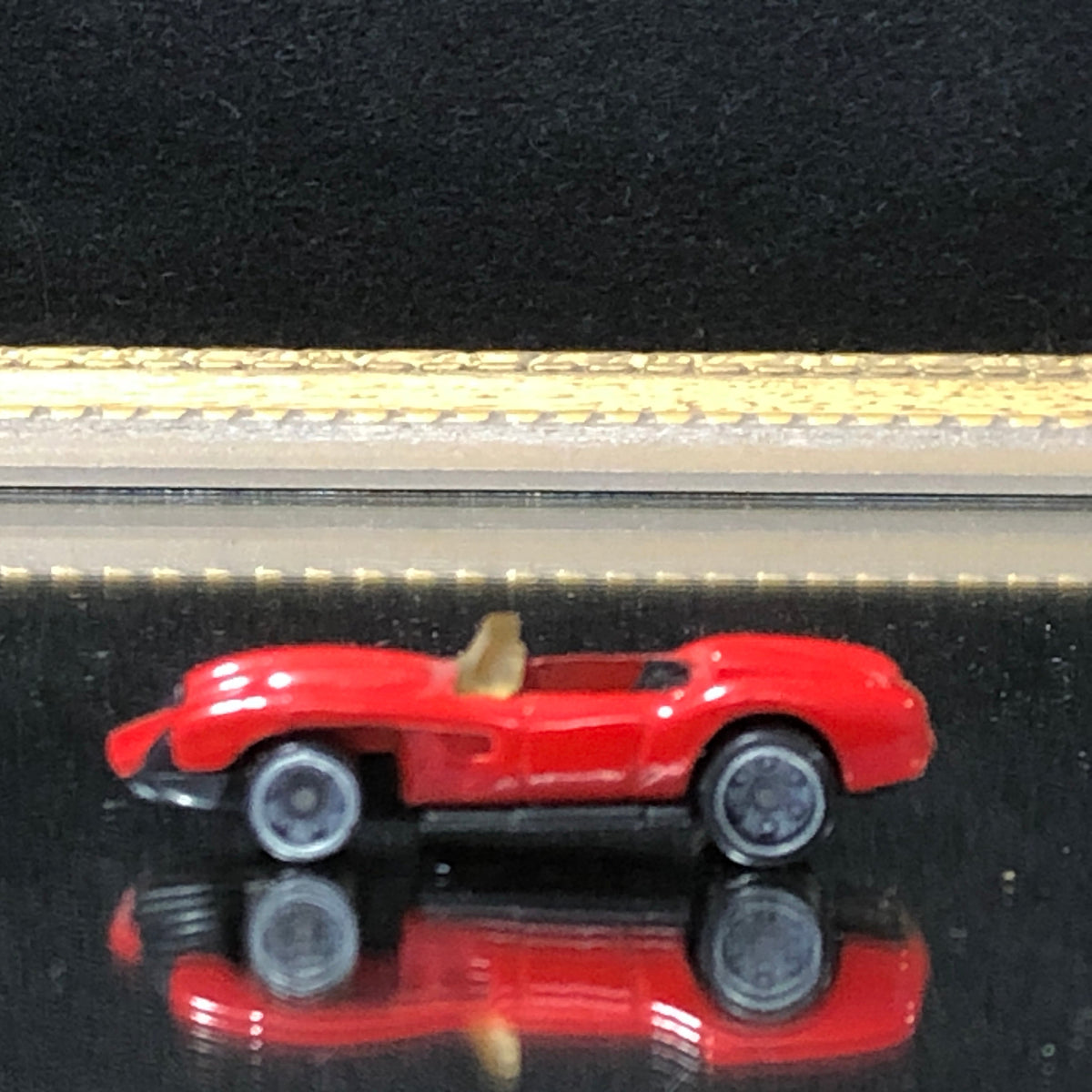 Ferrari 250 TR Red - Mini Formula Racers by HotWheels 1:87 HO (4391)