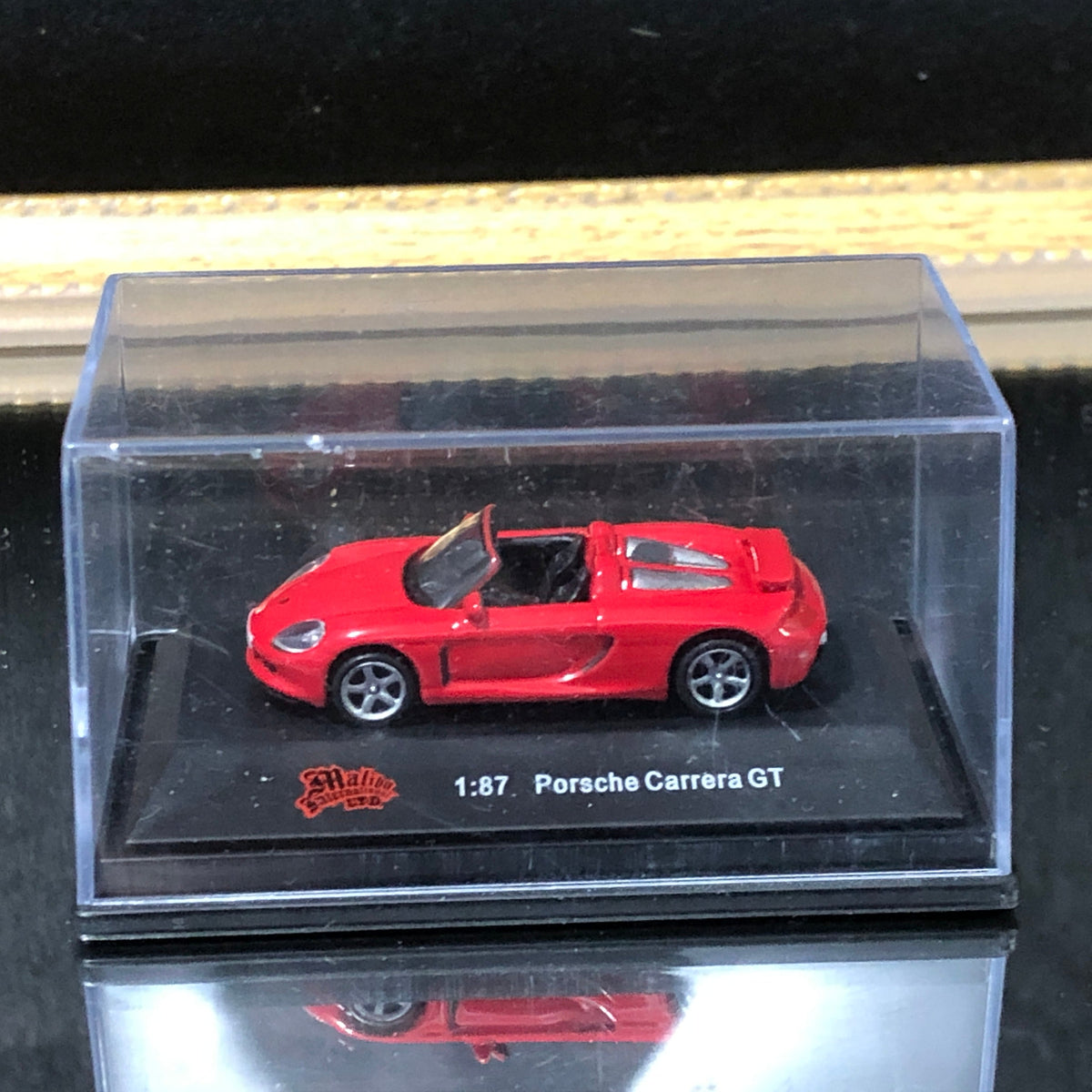 Porsche Carrera GT Red by Malibu 1:87 (DC)
