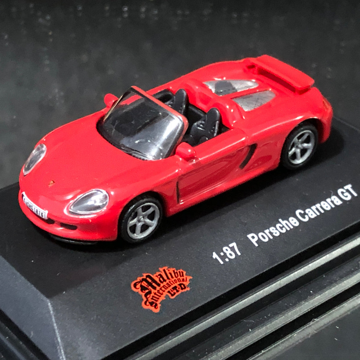 Porsche Carrera GT Red by Malibu 1:87 (DC)