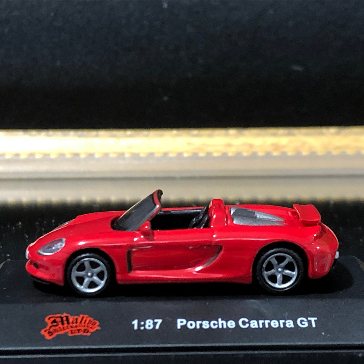 Porsche Carrera GT Red by Malibu 1:87 (DC)