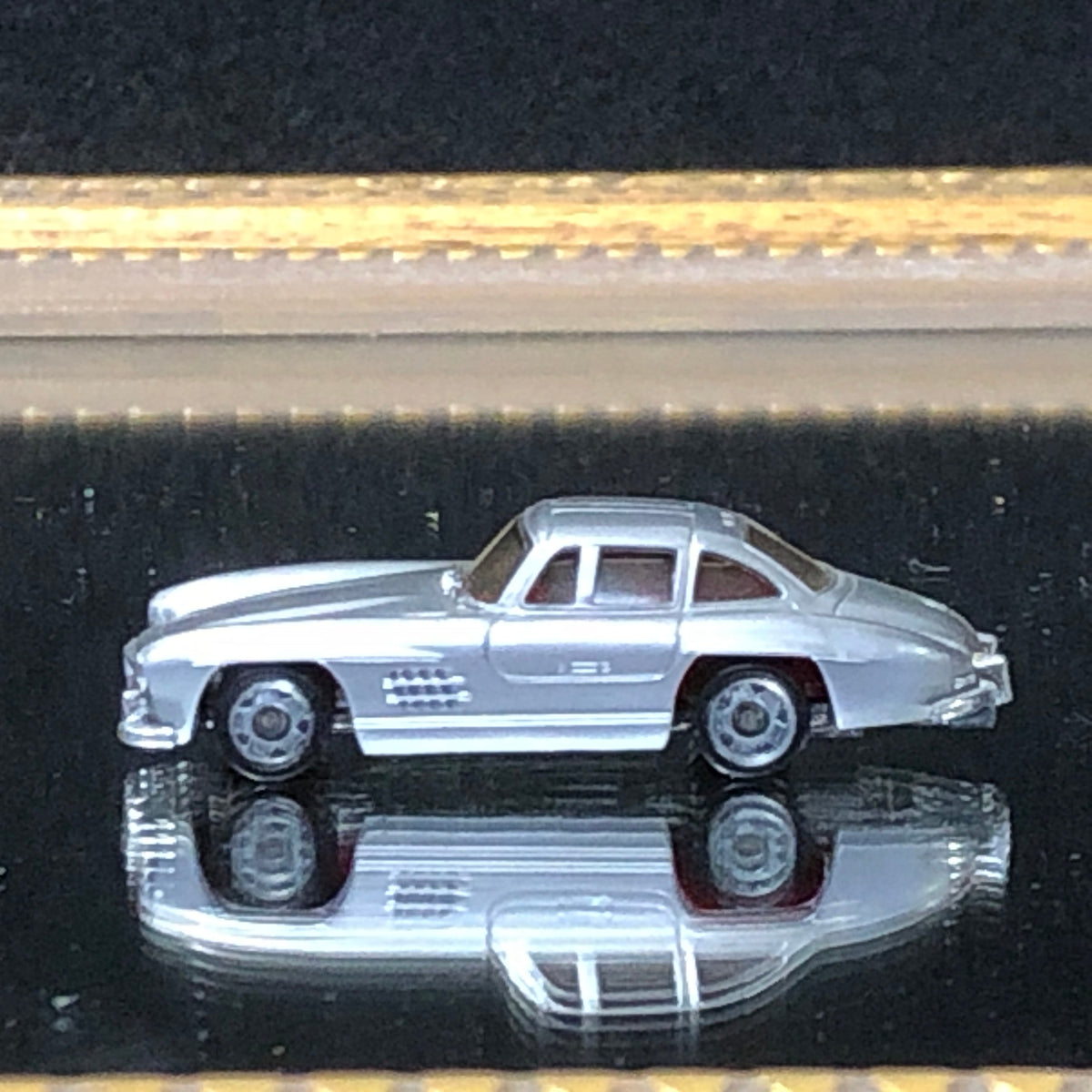 Mercedes-Benz 300 SL Gullwing Silver by Monogram 1:87 HO (2029)(N0 box)