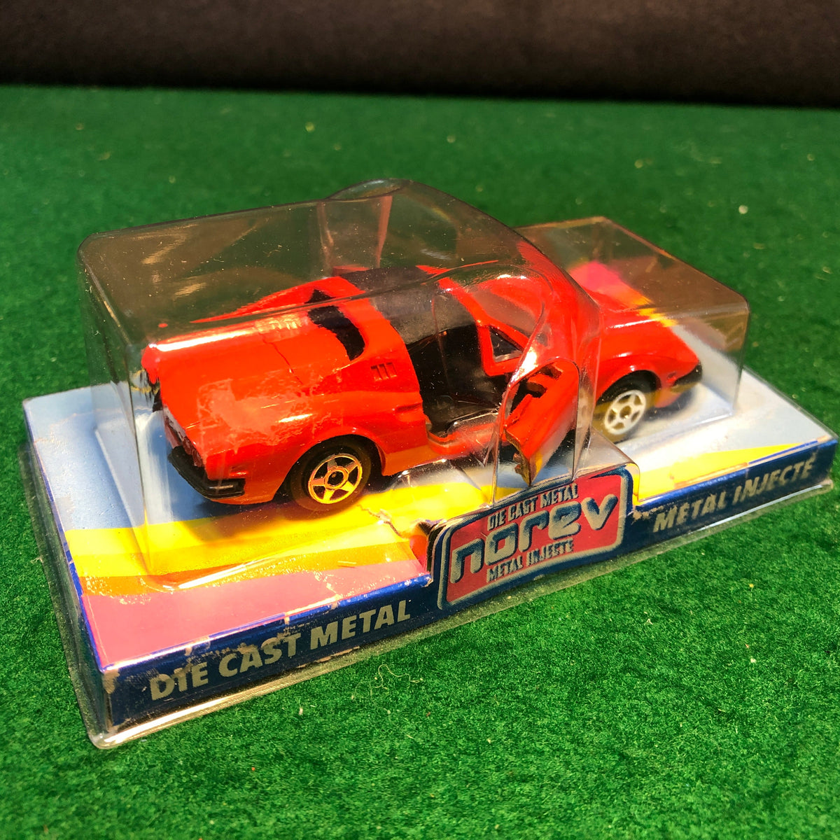 Ferrari 246 GTS Dino Red by Norev 1:43 (800)