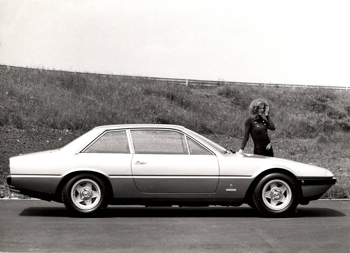 Ferrari 365 GT 2+2 - 2 Photo Set