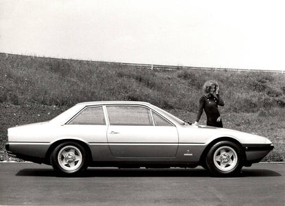 Ferrari 365 GT 2+2 - 2 Photo Set