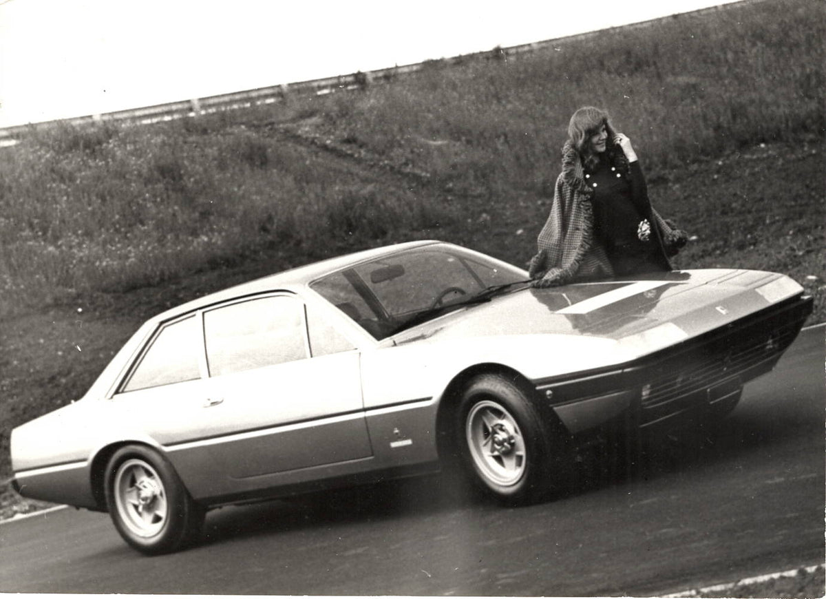 Ferrari 365 GT 2+2 - 2 Photo Set