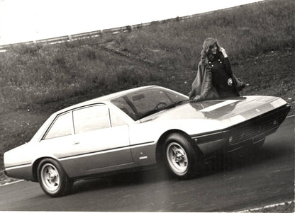 Ferrari 365 GT 2+2 - 2 Photo Set