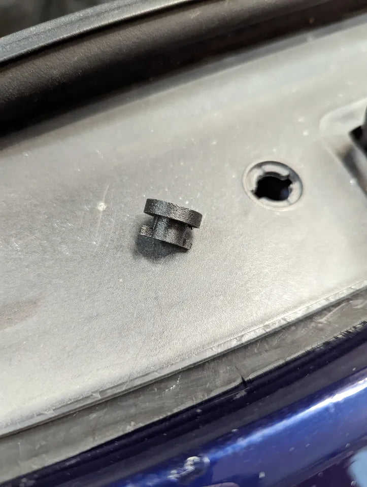 Porsche 986 Boxster / 996 Front Trim Fastener