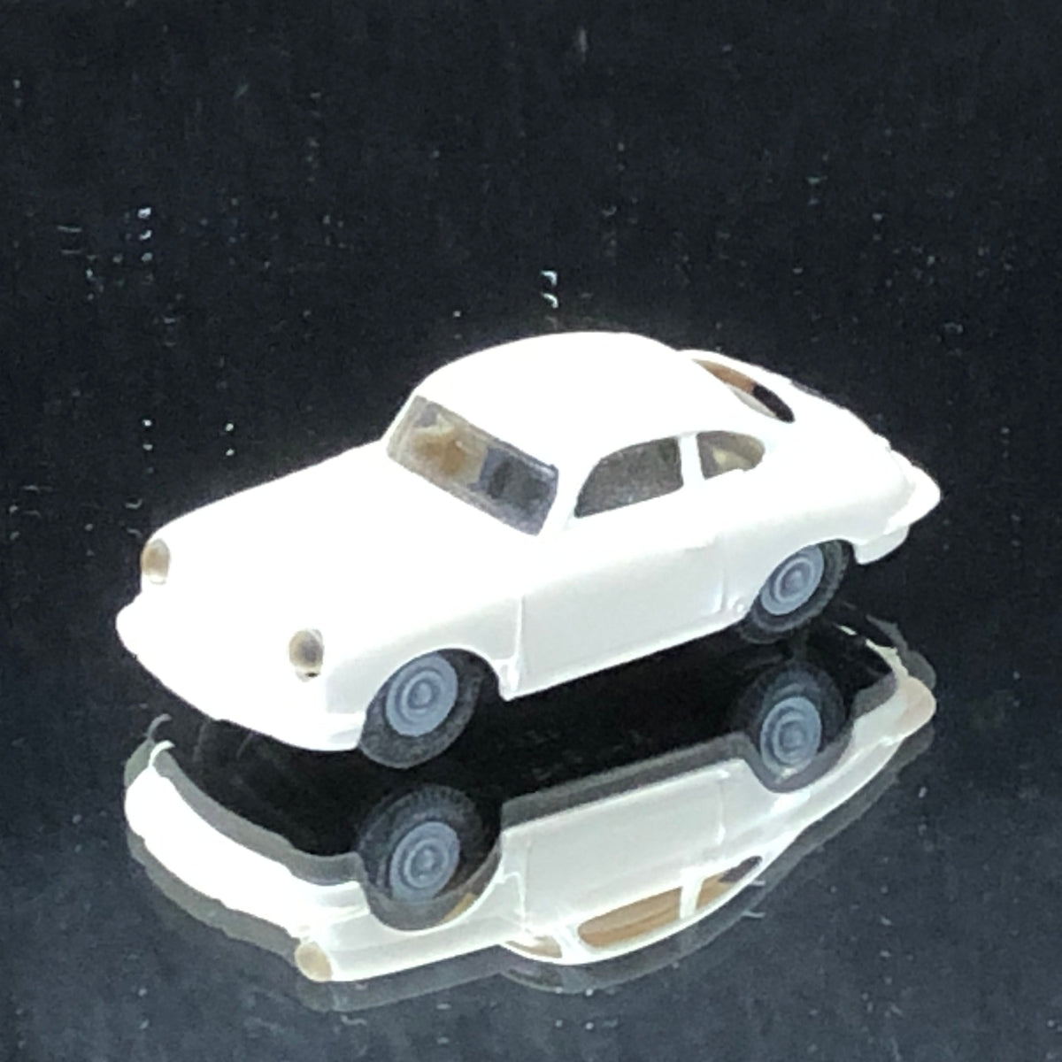 Porsche 356 White by Revell Praline 1:87 (1601)(no box)