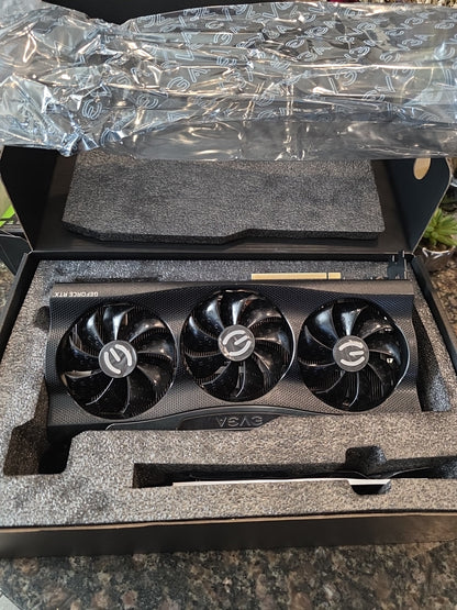 EVGA GeForce RTX 3080 FTW3 ULTRA GAMING 10GB GDDR6X Graphics Card (Open Box) — photo 4 of 8