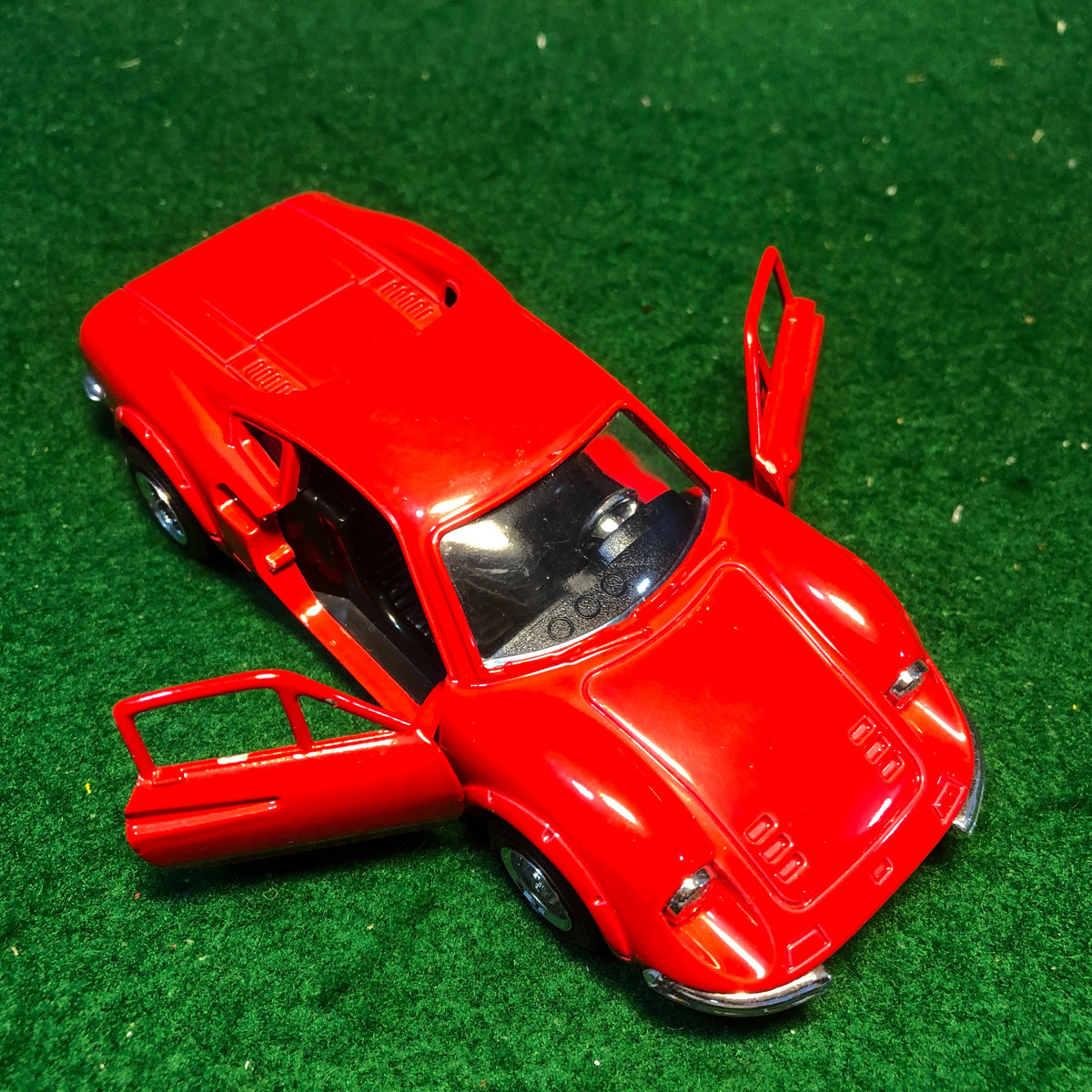 Ferrari 246 Dino Red w/Friction Motor by Shinsei 1:37 (4405)