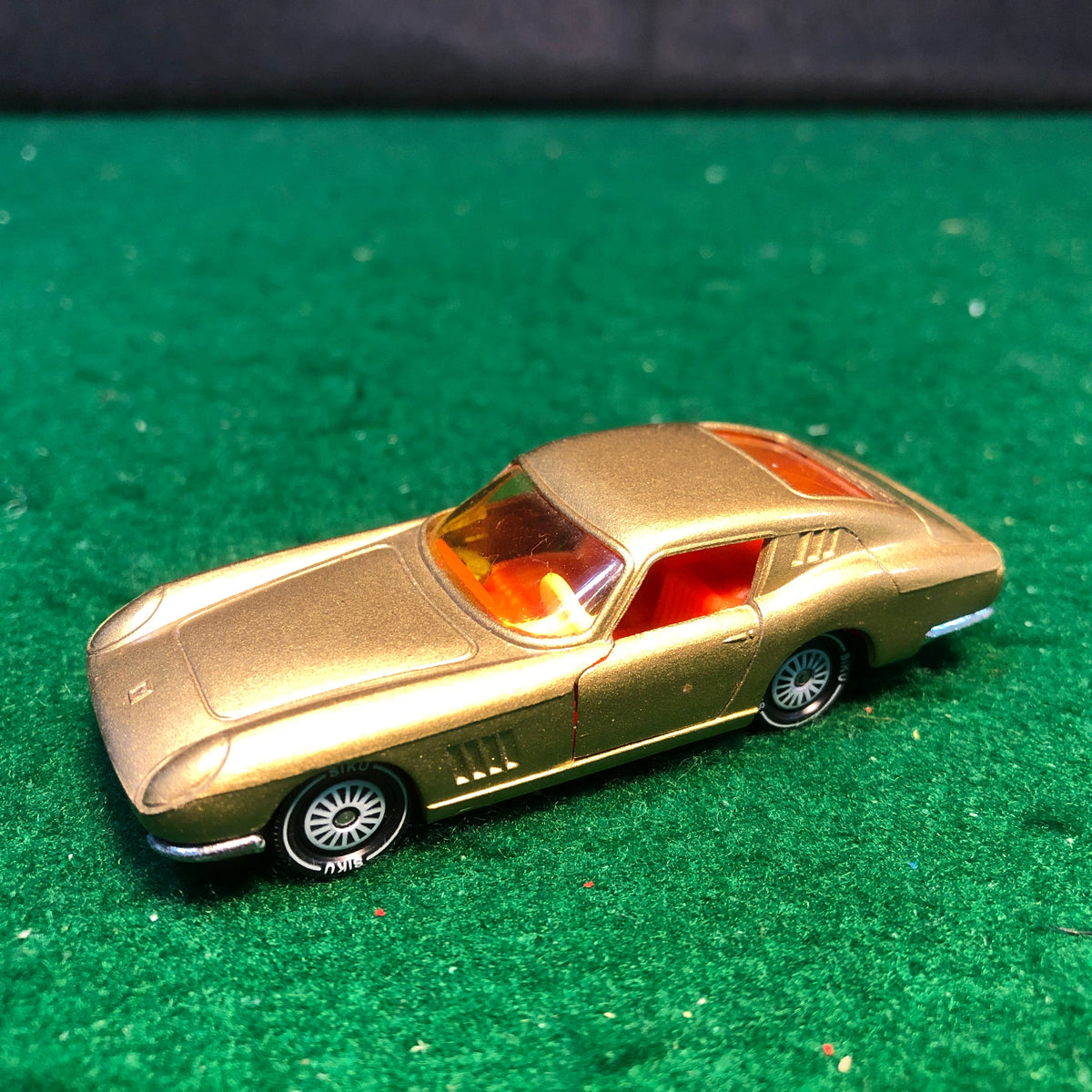 Ferrari 275 GTB/4 Gold by Siku 1:43 (1012)(No box)