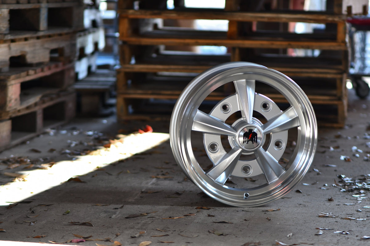 Hans | Gloss Silver Machined Lip — photo 4 of 7