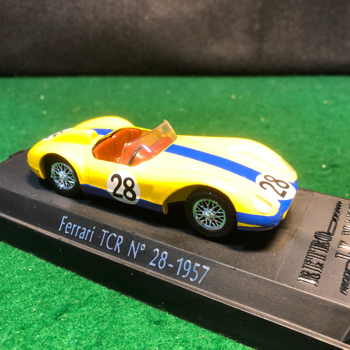 Ferrari 500 TRC 1957 N 28 by Solido 1:43 (2413)