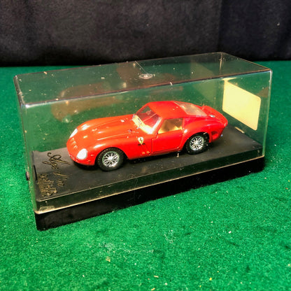 Ferrari 250 GTO 1964 Red by Solido 1:43 (4506)(Black base)