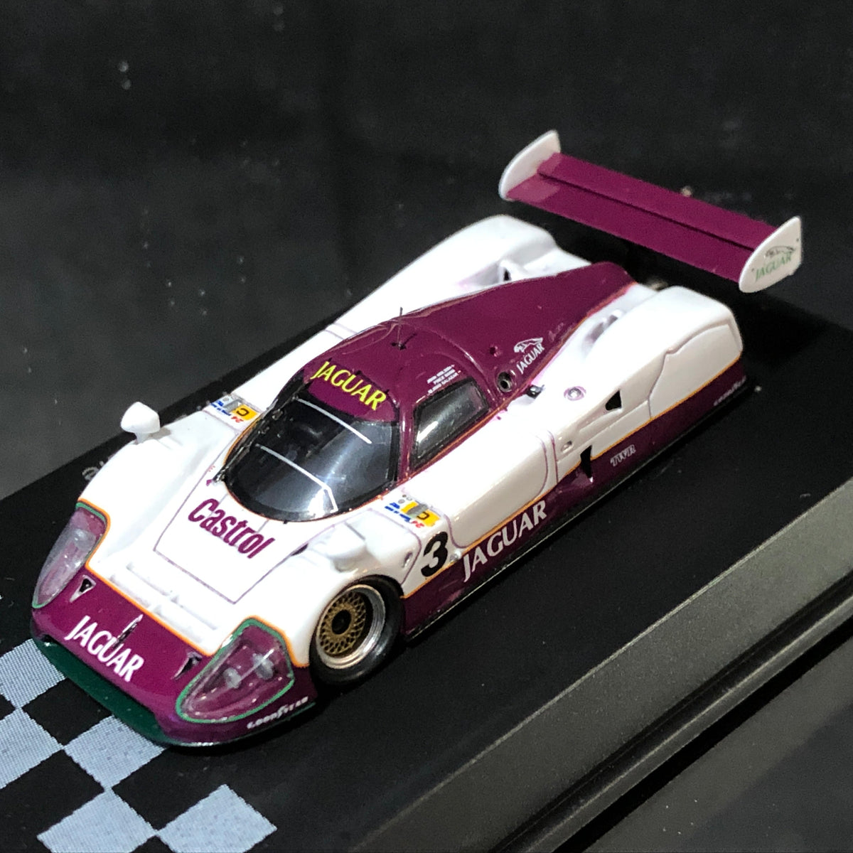 Jaguar XJR 12 1990 Le Mans Winner N 3 J Nielsen - P Cobb - M Brundle by Spark 1:87 (87LM90)