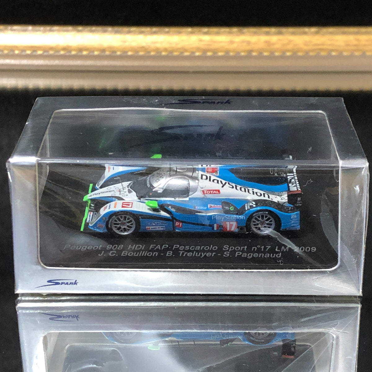 Peugeot 908 HDi FAP 2009 Le Mans N 17 JC Boullion - B Traluyer - S Pagenaud by Spark 1:87 (87S113)