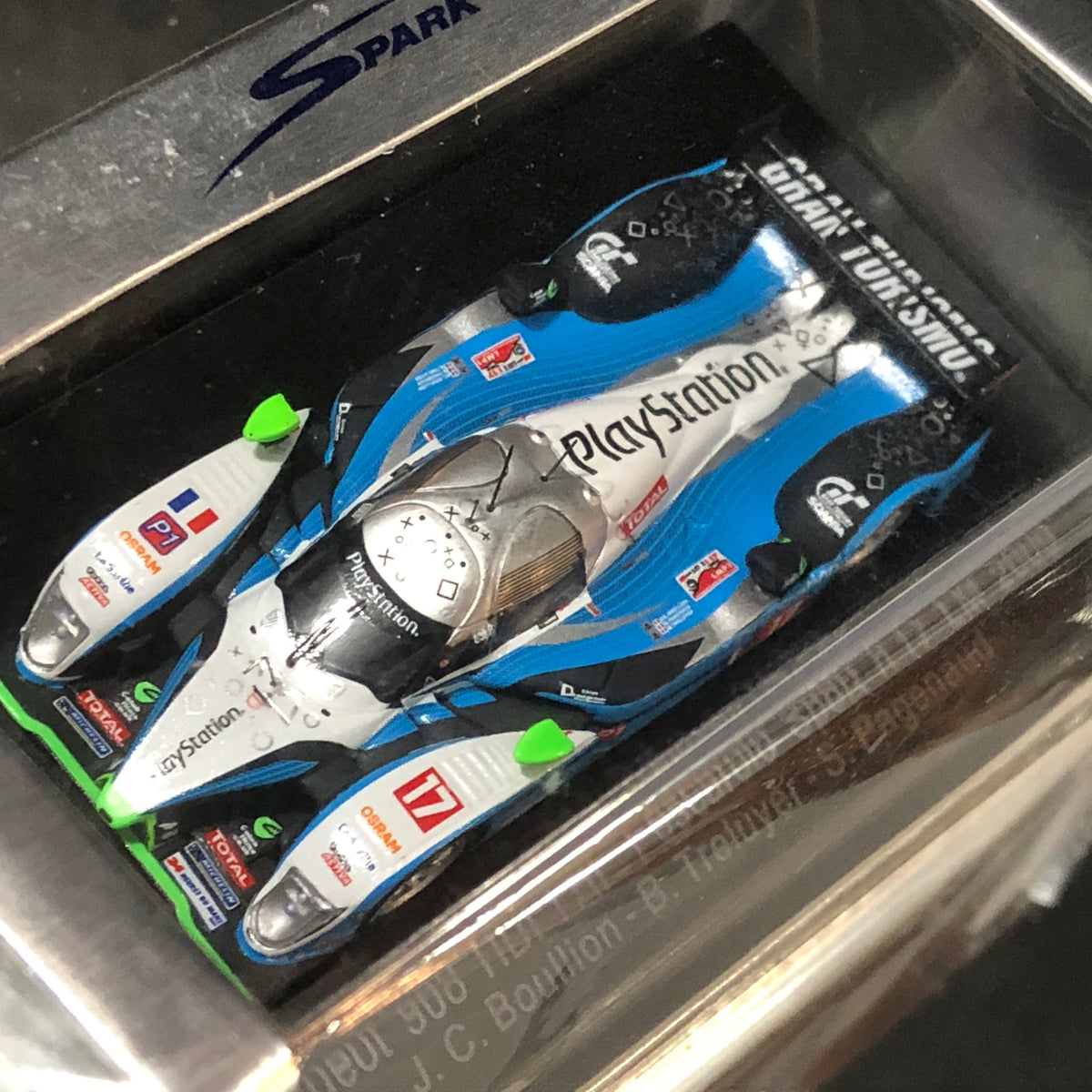 Peugeot 908 HDi FAP 2009 Le Mans N 17 JC Boullion - B Traluyer - S Pagenaud by Spark 1:87 (87S113)